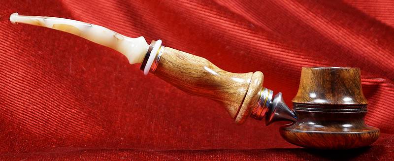 Elie freehand pipe